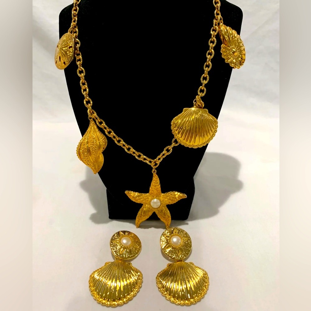 Vintage Kenneth J Lane For Avon | Royal Sea Shell Charm Necklace & Earri…